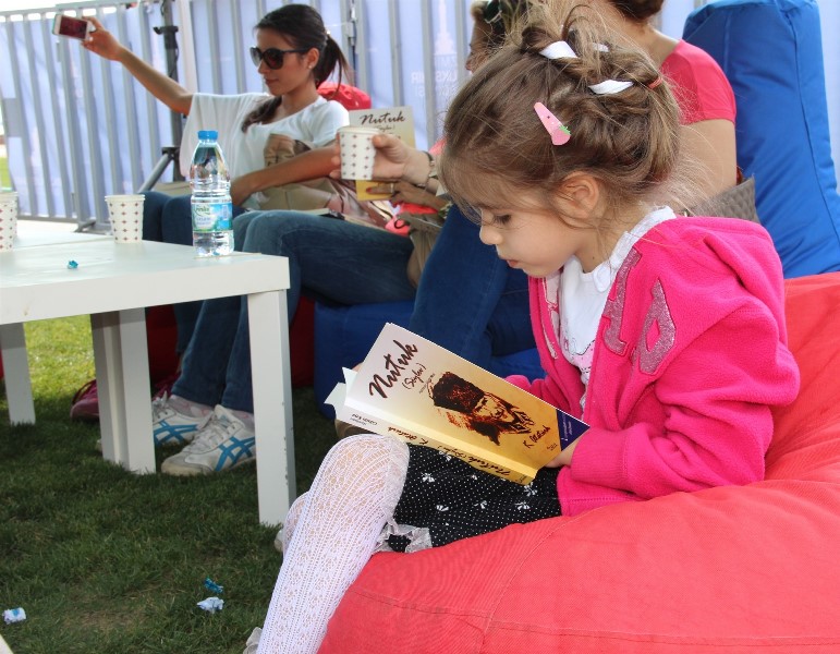 İzmirli 7'den 70'e kitap okudu