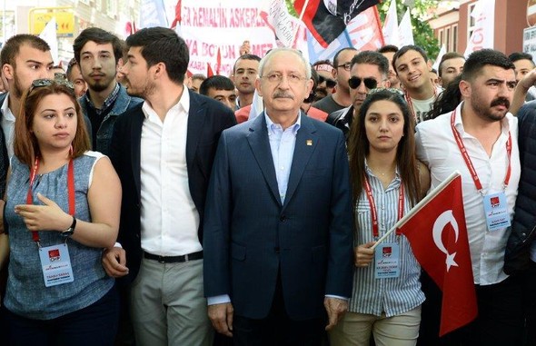 CHP Anıtkabir'e yürüdü