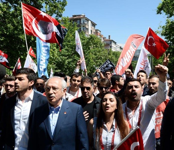 CHP Anıtkabir'e yürüdü