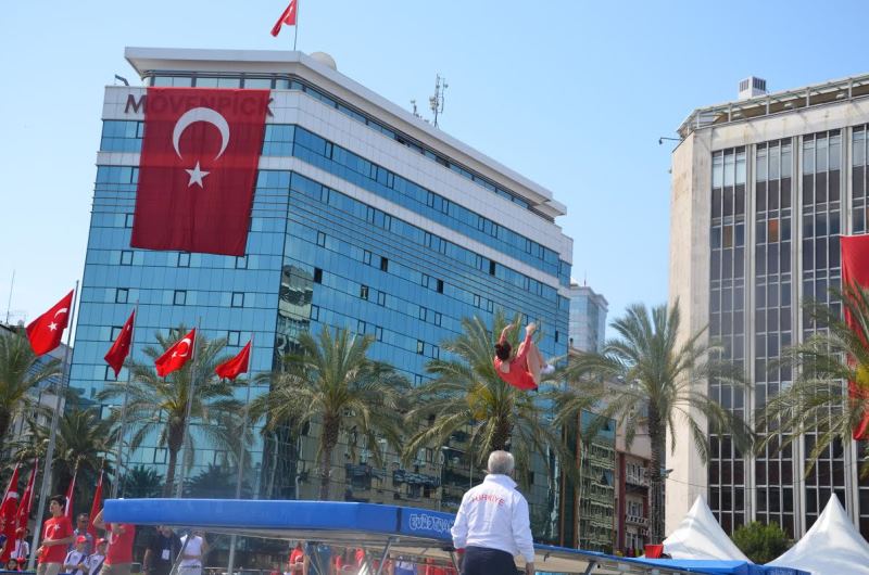 İzmir'de 19 Mayıs coşkusu