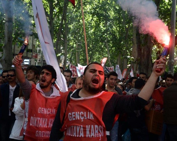 CHP Anıtkabir'e yürüdü