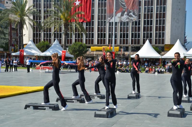 İzmir'de 19 Mayıs coşkusu