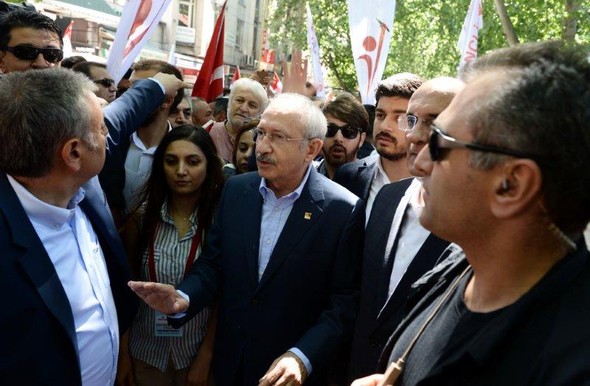 CHP Anıtkabir'e yürüdü