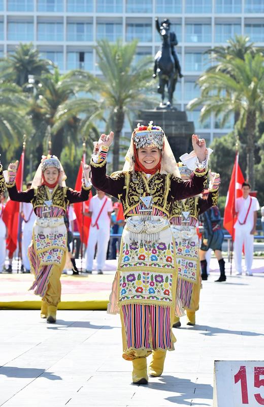 İzmir'de 19 Mayıs coşkusu