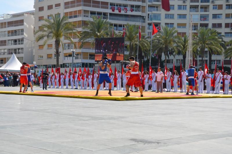 İzmir'de 19 Mayıs coşkusu