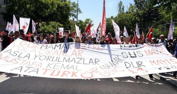 CHP Anıtkabir'e yürüdü