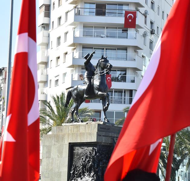 İzmir'de 19 Mayıs coşkusu