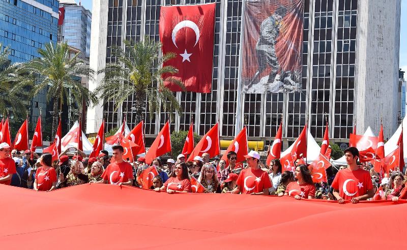 İzmir'de 19 Mayıs coşkusu