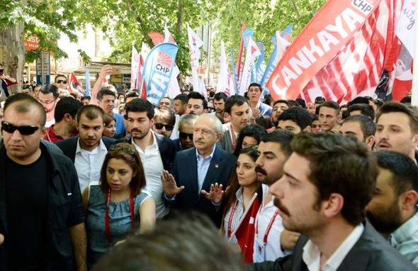 CHP Anıtkabir'e yürüdü