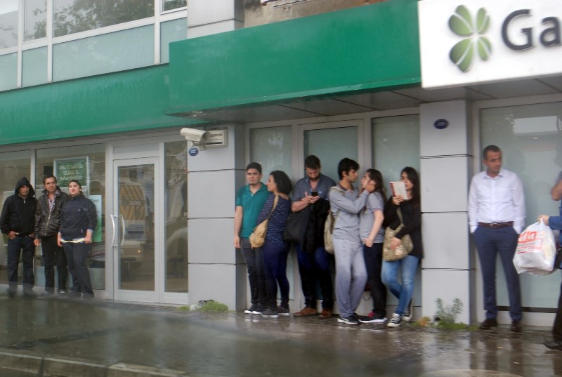 İzmir'de sağanak etkili oldu