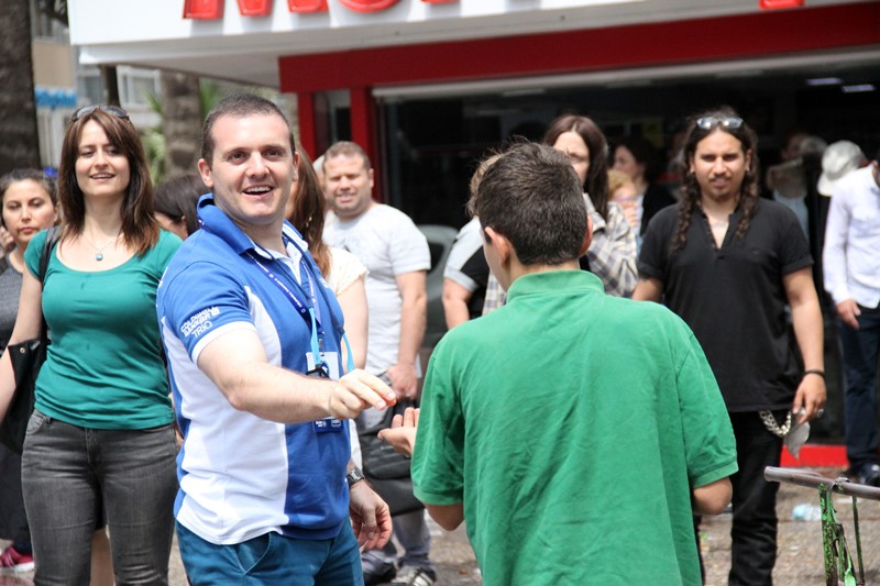Yağmurun bereketi ona vurdu!