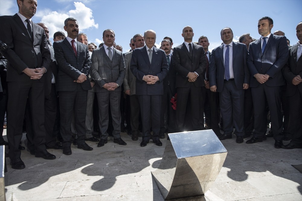 Bahçeli ve MHP'liler topluca dua etti