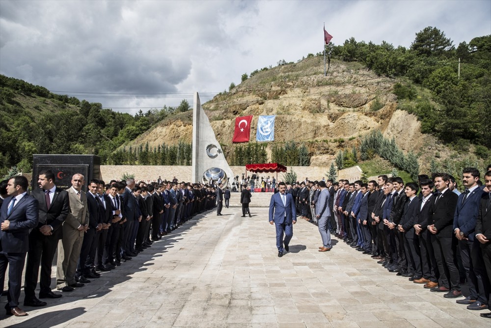 Bahçeli ve MHP'liler topluca dua etti