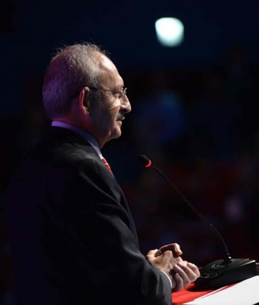 CHP lideri İstanbul'da muhtarlarla buluştu