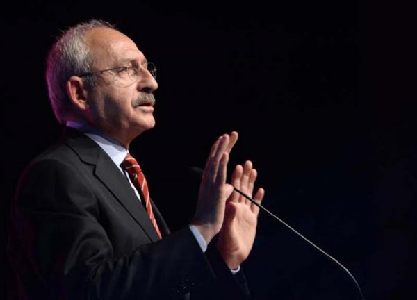 CHP lideri İstanbul'da muhtarlarla buluştu