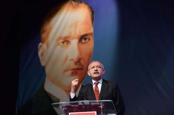 CHP lideri İstanbul'da muhtarlarla buluştu