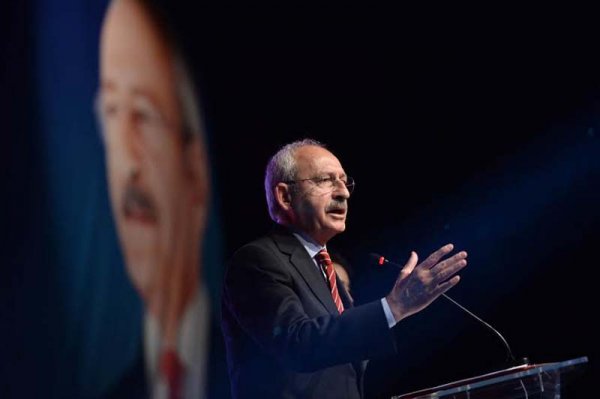 CHP lideri İstanbul'da muhtarlarla buluştu