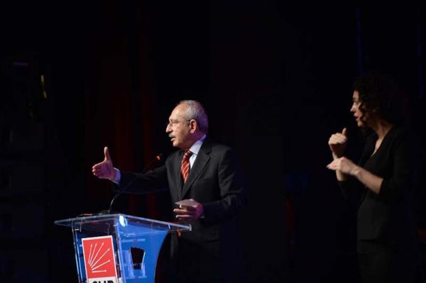 CHP lideri İstanbul'da muhtarlarla buluştu
