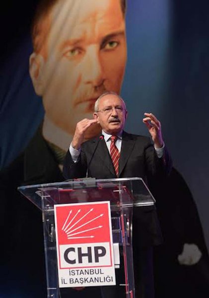 CHP lideri İstanbul'da muhtarlarla buluştu