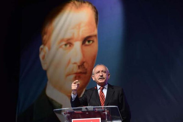 CHP lideri İstanbul'da muhtarlarla buluştu