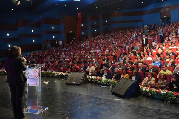 CHP lideri İstanbul'da muhtarlarla buluştu