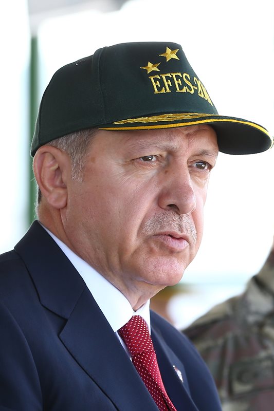 İlklerin tatbikatı nefes kesiyor