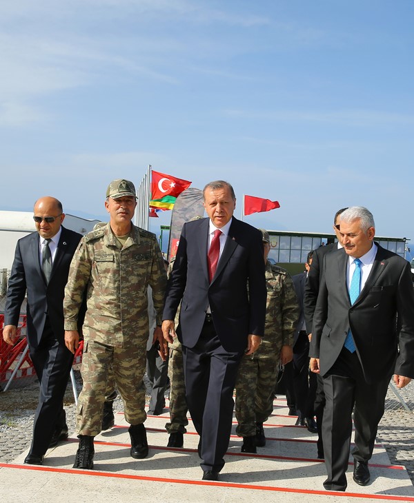 İlklerin tatbikatı nefes kesiyor