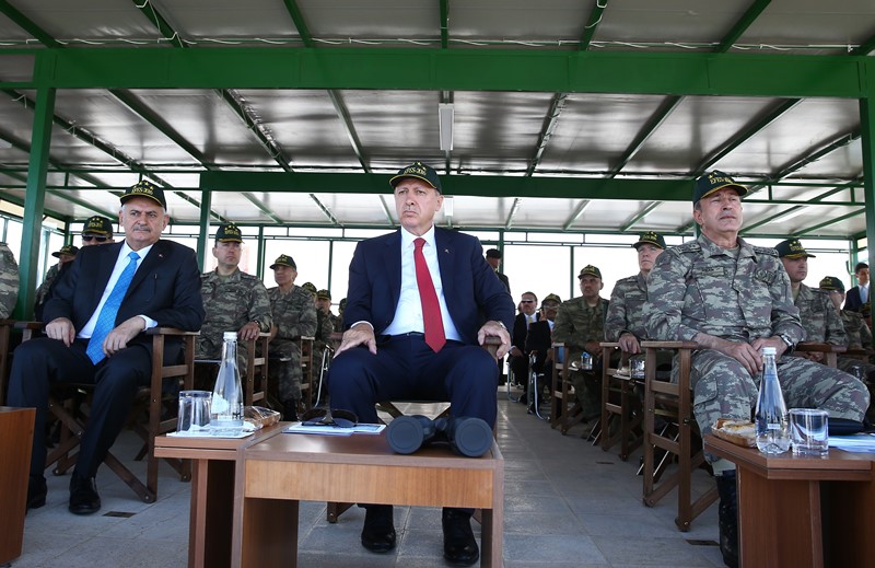 İlklerin tatbikatı nefes kesiyor