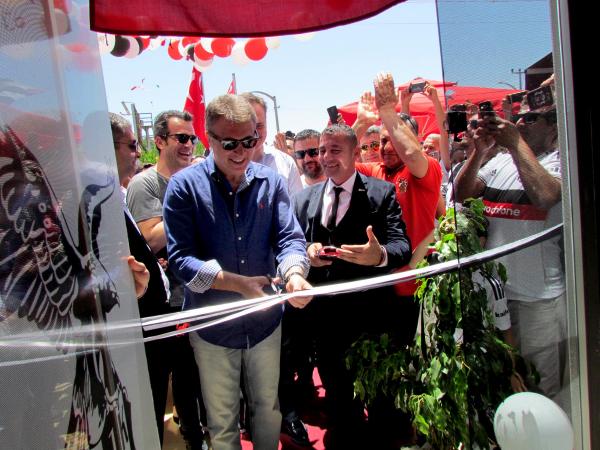 Fikret Orman kupayı İzmir'e getirdi