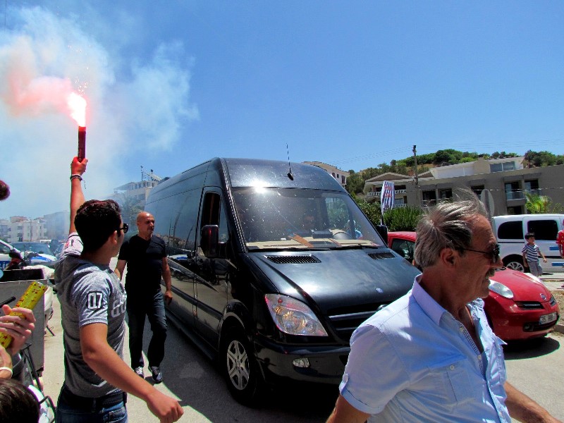Fikret Orman kupayı İzmir'e getirdi