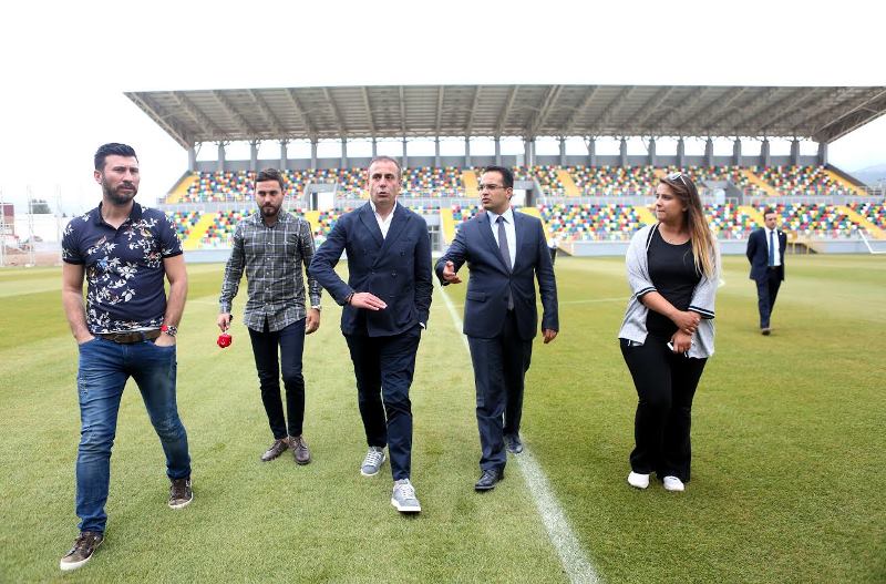 Abdullah Avcı'dan Yeni Bornova Stadı’na övgü
