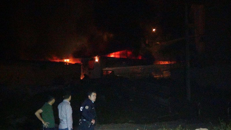 'Bayrak yakıldı' iddiasıyla bir ilçe ayağa kalktı