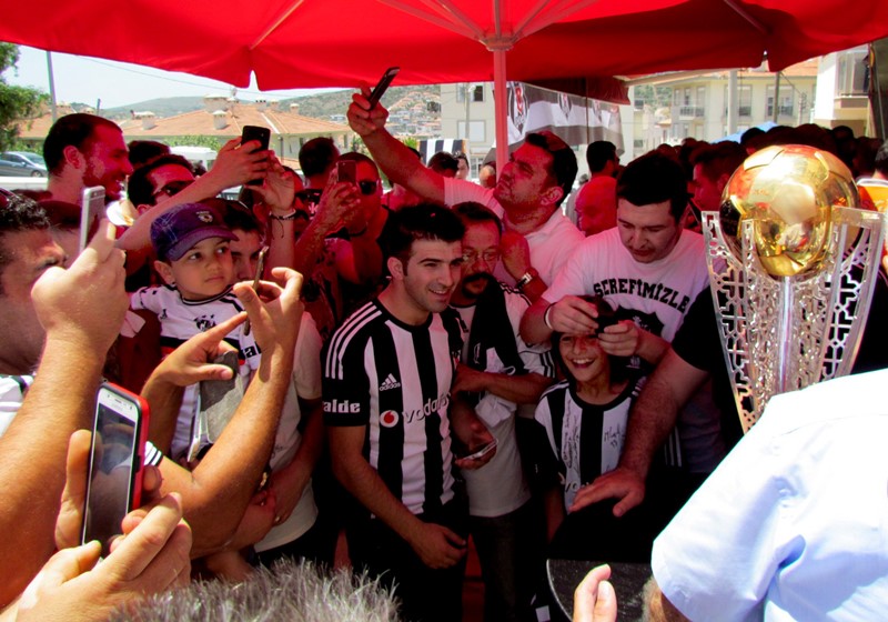 Fikret Orman kupayı İzmir'e getirdi