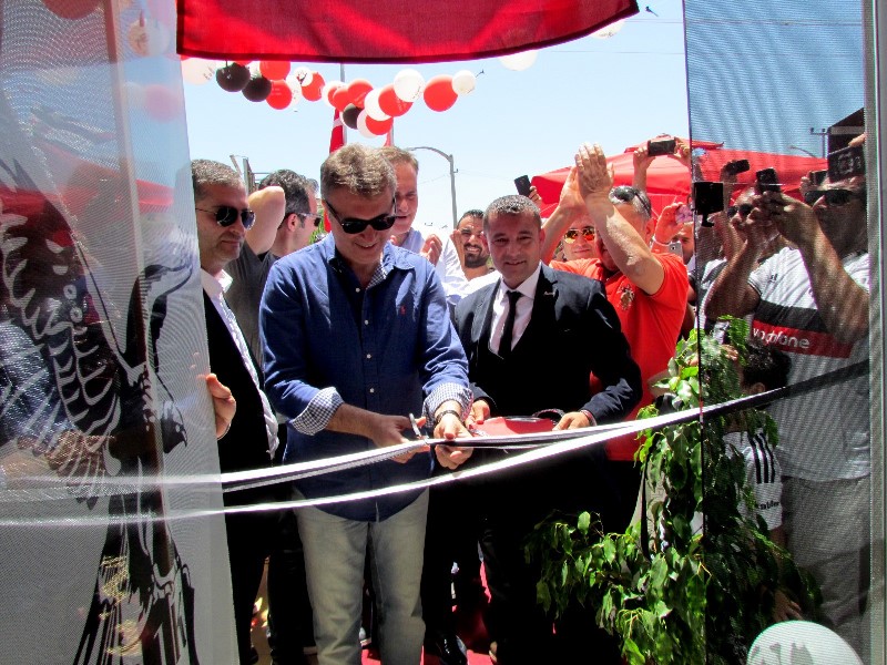 Fikret Orman kupayı İzmir'e getirdi