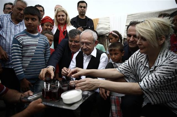 Kılıçdaroğlu kasket taktı, çapa yaptı
