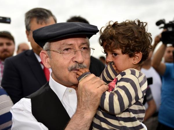 Kılıçdaroğlu kasket taktı, çapa yaptı
