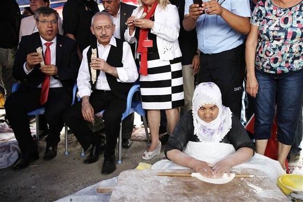 Kılıçdaroğlu kasket taktı, çapa yaptı