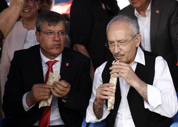 Kılıçdaroğlu kasket taktı, çapa yaptı
