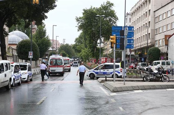İstanbul'daki kalleş saldırıdan ilk görüntüler!