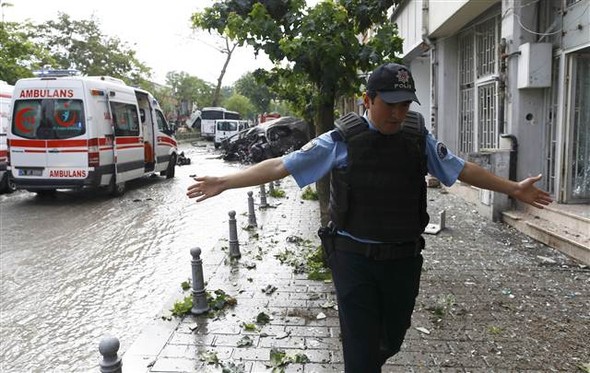İstanbul'daki kalleş saldırıdan ilk görüntüler!