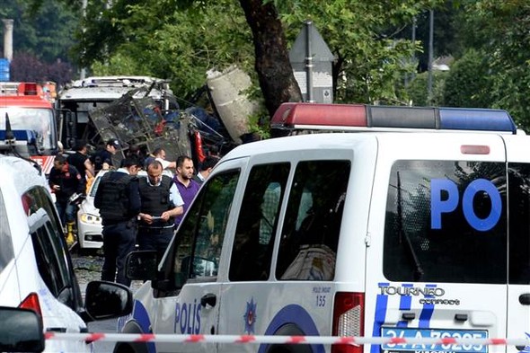 İstanbul'daki kalleş saldırıdan ilk görüntüler!