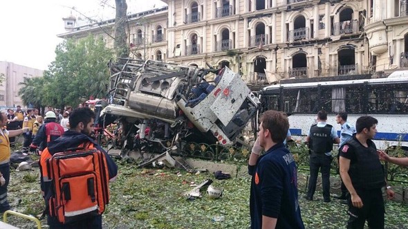 İstanbul'daki kalleş saldırıdan ilk görüntüler!
