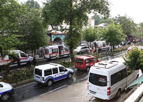İstanbul'daki kalleş saldırıdan ilk görüntüler!