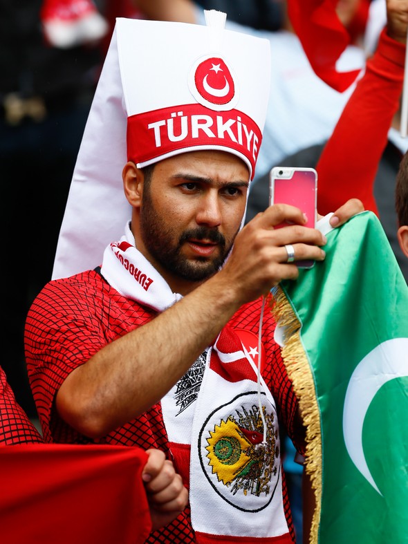 Türkiye - Hırvatistan maçı öncesi Türk taraftarlar
