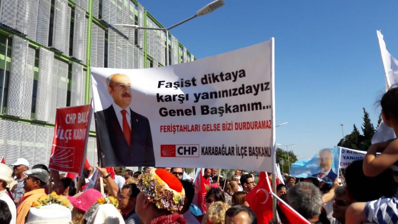 Kılıçdaroğlu'na İzmir'de coşkulu karşılama