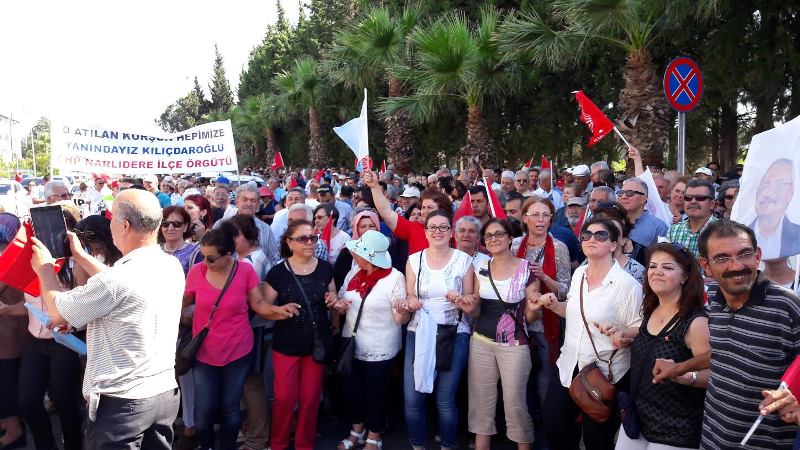 Kılıçdaroğlu'na İzmir'de coşkulu karşılama