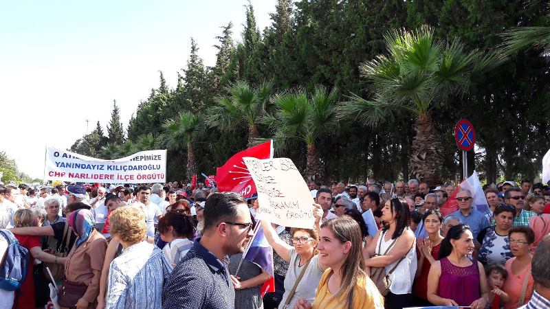 Kılıçdaroğlu'na İzmir'de coşkulu karşılama