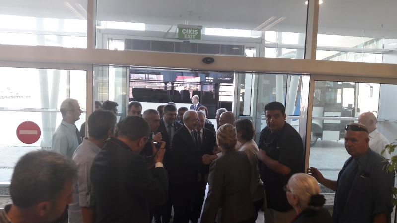 Kılıçdaroğlu'na İzmir'de coşkulu karşılama