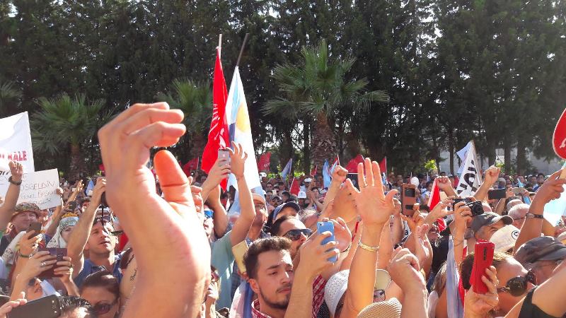 Kılıçdaroğlu'na İzmir'de coşkulu karşılama