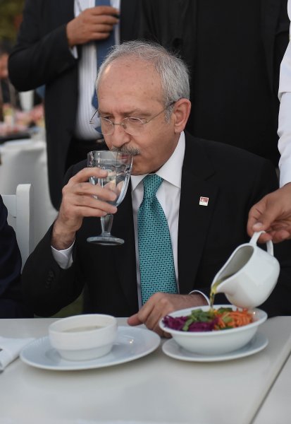 Kılıçdaroğlu şehit aileleriyle iftarda buluştu